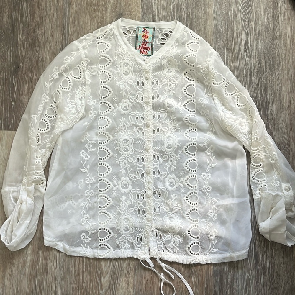 JOHNNY WAS white eyelit embroidered blouse size XS
